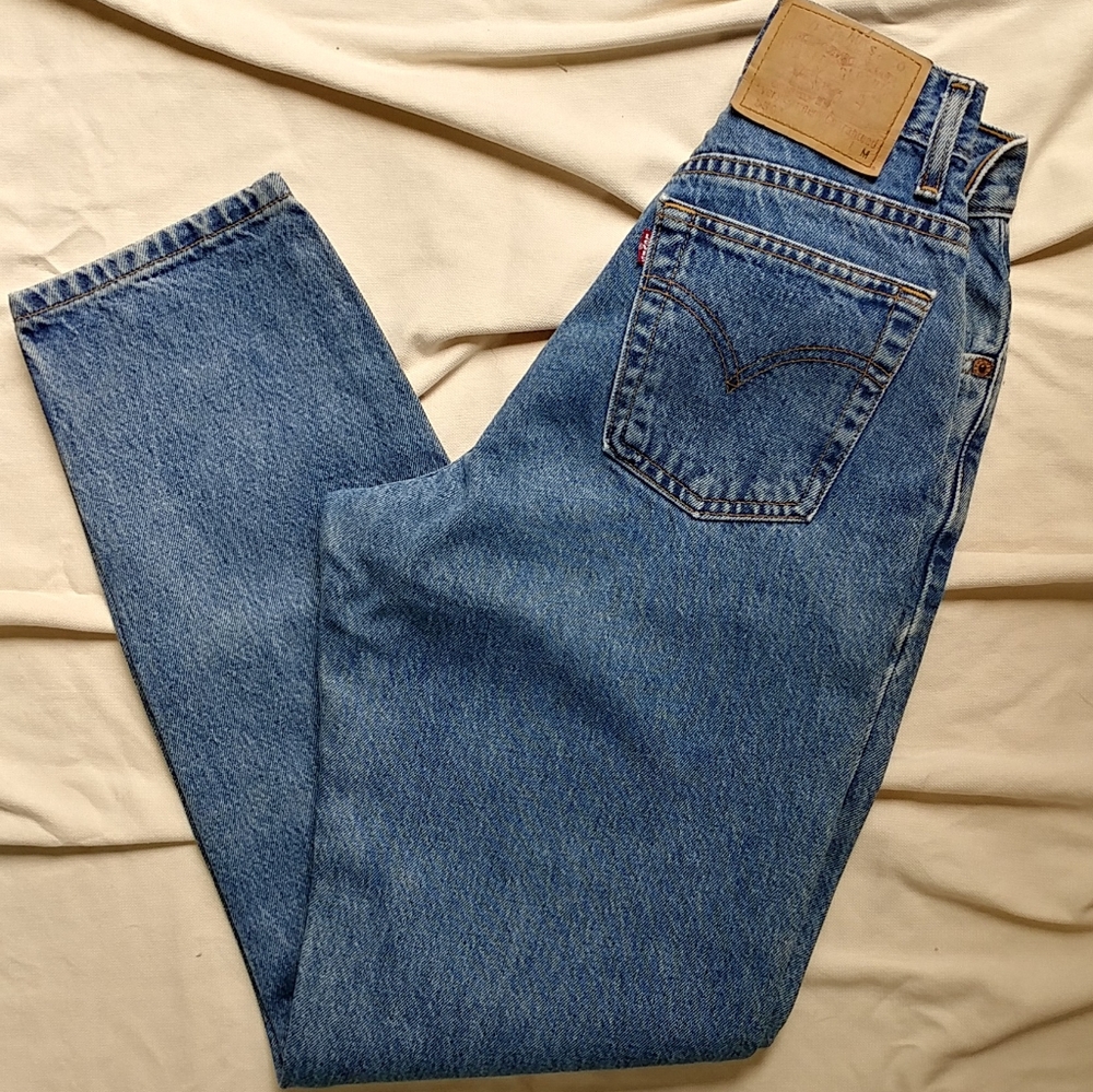 Vintage 550 Levi's Relaxed Fit Tapered Leg Size 4M